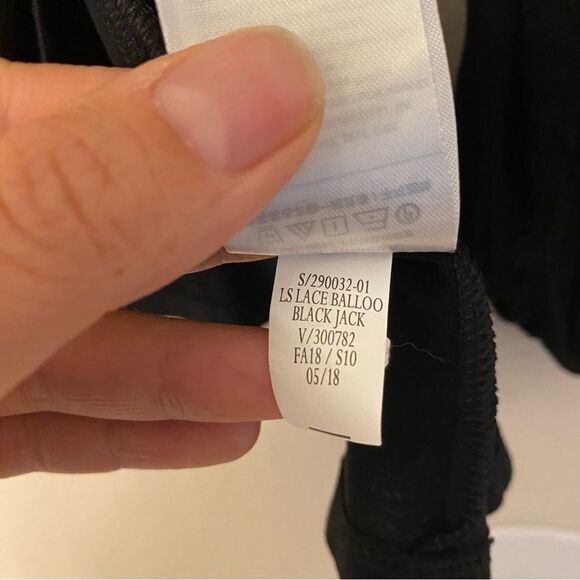 Old Navy long Sleeve crew neck crochet boho black rayon blouse peasant top M - Picture 9 of 10